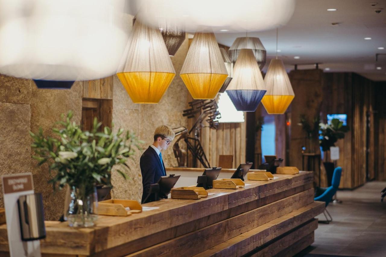 Platinum Mountain Hotel&Spa Szklarska Poręba Εξωτερικό φωτογραφία Reception desk at the hotel