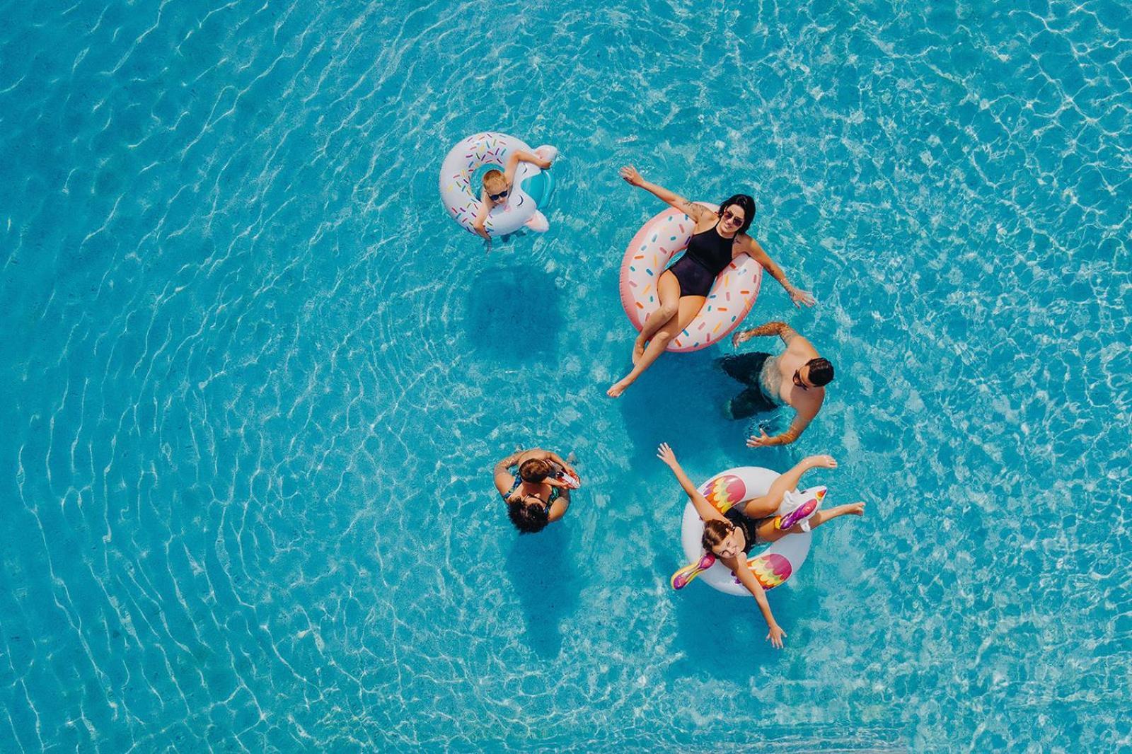 Platinum Mountain Hotel&Spa Szklarska Poręba Εξωτερικό φωτογραφία Aerial view of people floating on inner tubes in a swimming pool